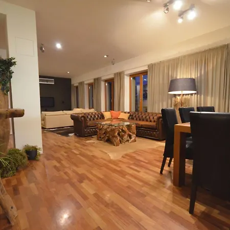 Mit Terrasse By Interhome * Praga